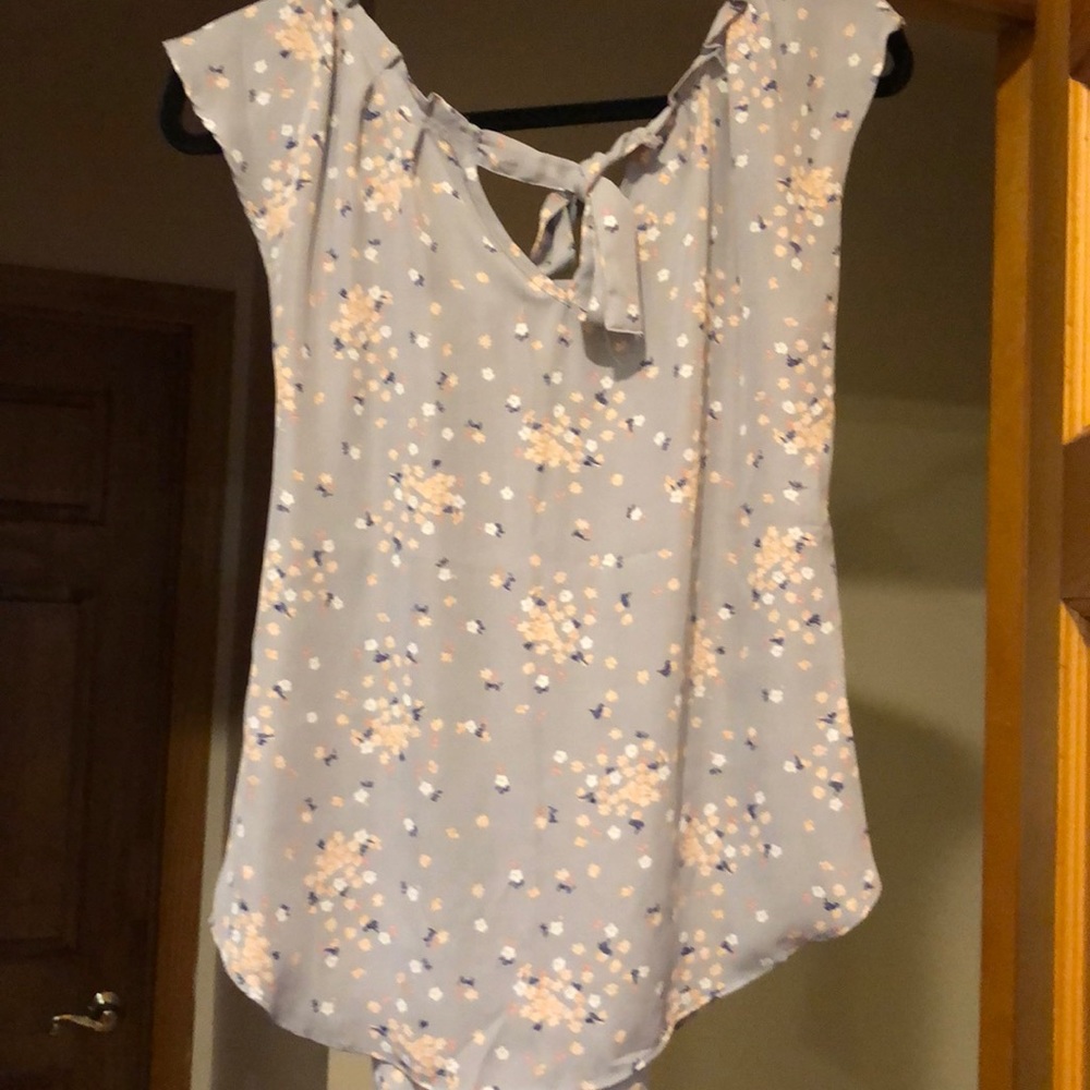 Top - Picture 2 of 2